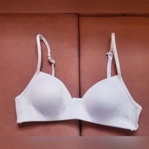 White t-shirt bra, 32A